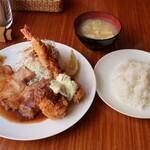 洋食や”B” - ポークソテーとカニクリームコロッケ　1,300円　＆　海老フライ　500円