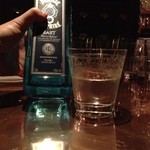 バー・ジュニパー - ◆１杯目はボンベイ・サファイア。。比較的日本デビューは遅く１９８７だとか。