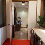 季より - 入り口からお店入り口方面