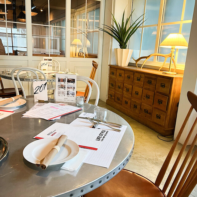 座席 : EMANON THE SOUL SHARE KITCHEN （【旧店名】HOTEL