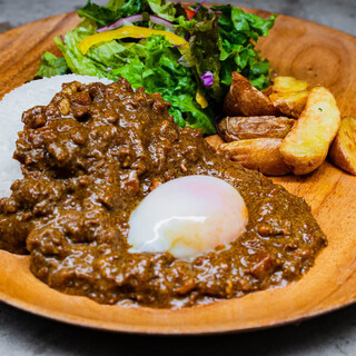 アヒポキやキーマカレーなどランチに最適！