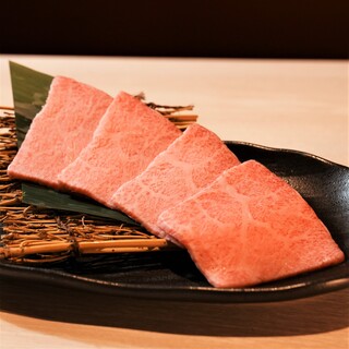 焼肉店で10年修業を積んだ店長が選んだ美味い肉！！