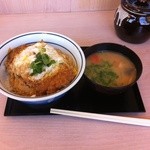 かつや - カツ丼梅514円、豚汁105円