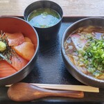 ぱくぱく亭 - 料理写真:まぐろ丼(味噌汁付き)&ラーメン