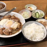 そば処 清水 - 日替り定食(鶏の肉豆腐)&瓶ビール