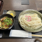 自家製うどん 吉草 - 蒲鉾は後乗せタイプでした