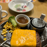 Kokosu - ビーフハンバーグステーキ チェダーチーズ (ガーリックステーキソース)