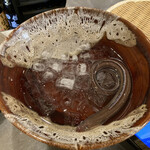 てんぷら 一心 - 穴子ちゃん～氷水で動きを抑えます。