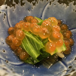 てんぷら 一心 - しろ菜のお浸し～いくらの醤油漬け乗せ