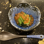 てんぷら 一心 - しろ菜のお浸し～いくらの醤油漬け乗せ