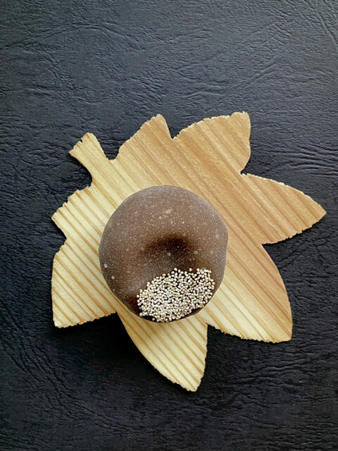 裏千家初釜用主菓子「御菱葩」試作「試餅」』by ingridb : 川端 裏千家初釜用主菓子「御菱葩」試作「試餅」』by ingridb : 川端