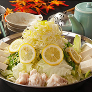 ★This is our very popular hot pot. “Beef Motsu-nabe (Offal hotpot) with yuzu salt and lemon”★