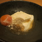 神保町 傳 - 25年5月　ホワイトアスパラ豆腐＆玉子の黄味とソース