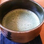 Umezono Kafe Ando Gyarari - セットの抹茶（お薄）。