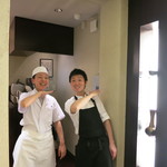 神保町 傳 - 25年5月　大将とお姉さんのアイ～ン！（了承済）