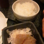 とんかつ マンジェ - ごはん＆自家製漬物