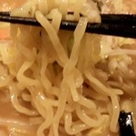 たけや - 味噌ラーメンは平打ち中太麺