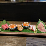 旬 あじさい - 左から　しめ鯖寿司、本まぐろ、イクラon自然薯、タコ、黒ムツの海鮮５種盛り