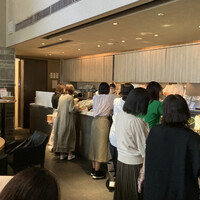 AWkitchen TOKYO 新丸ビル店 - あいているところに行きたい並び方