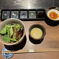 くずし鉄板 あばぐら 神田店 - サラダスープ