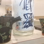 Yakitori Teru - 葡萄の絵の酒器が素敵です