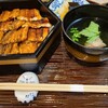 Yamaichi Bekkan - 上あなご丼(税込3,300円)
                あなご丼に鶏肉つみれ入りお吸い物とお漬け物が付属
                因みに(並)はなく(上)のみ
                白ご飯の炊き上がりが軟らかいのですが、タレを掛ける分を計算してもう少し硬めに炊いて欲しい