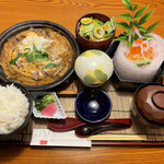 Shunsai Kominka Yururi - 美しい配膳です。