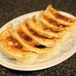 永楽 - 2013.4 たれなし餃子（6個390円）472カロリー塩分1.7g