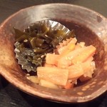 Izakaya Yuuzen - 選べるお通しⅡ　昆布と大根の佃煮(だったっけ？）