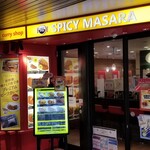 Supaishi Masara - お店の入り口。少々分かりにくい場所になるが、黄色い看板が目立っている。