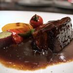 キャトルラパン - 牛バラ肉の赤ワイン煮込み