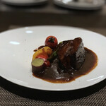 キャトルラパン - 牛バラ肉の赤ワイン煮込み