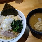 横浜家系ラーメン 黒帯 - つけ麺¥850+味玉¥100