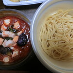 GnamGnam - 揚げ茄子と海老のトマトソースパスタ