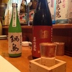 Ibukichi - 鍋島の中でも貴重な、赤鍋島とにごり酒です。にごり酒は、スパークリングみたいな感じです。