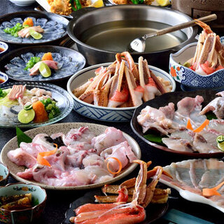 適合各類宴會！可同時享用螃蟹和河豚的豪華套餐6,500 日圓～