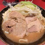 ラーメン二郎 - ラーメン（８５０円）にんにく少し