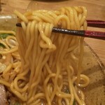 Junmai Miso Ramen Misora Dou - ストレートの中太麺