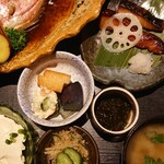 Hanatou ro - 小鉢数皿