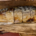 一一 - 鯖の竹皮蒸し寿司