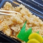 ウィンドー - 「炊き込みご飯」パックを開けた状態です(2013/5/5UP)