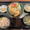 AKARI DINING - オホーツク産ホタテ丼と揚げ物定食(1280円)