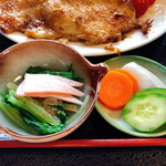 魚久 - 小鉢＆お漬物も美味し～い)^o^(