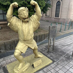 手打式超多加水麺 ののくら - 両津勘吉像