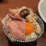 酒肴場 屯 - TKGに宮崎牛と松茸