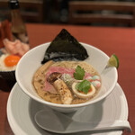 酒肴場 屯 - 松茸と宮崎牛ロース、渡り蟹と丸鶏のスープ¥1600、青森産こだわり卵ご飯¥350