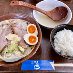 ラーメン東横 - 特製野菜味噌ラーメン トッピング にんにく・背脂・煮玉子・チャーシュー1枚、ライス