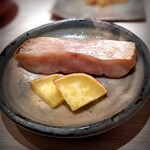 たかおか - 銚子の白あまだい。骨から取ったお出汁に漬けてから炭火焼き。旨み爆弾。