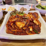 韓国料理 ホンデポチャ - 襲い掛かる赤い悪魔！コチュジャン！