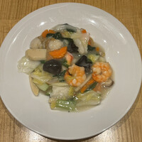 スーツァン・レストラン陳 渋谷店 - 2022.10.27（木）　飲茶ランチ（海の幸入りあんかけ焼きそば） 3481円（税込）